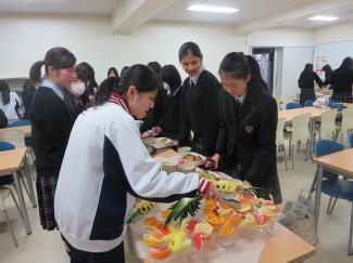 本日は高校バイキング給食！