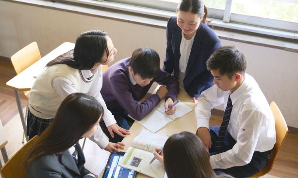 写真：中学校のクロスカリキュラムの様子